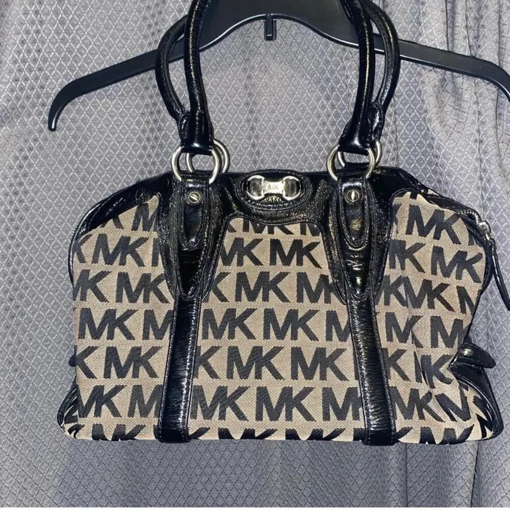 Michael Kors Purse - Excellent Condition!